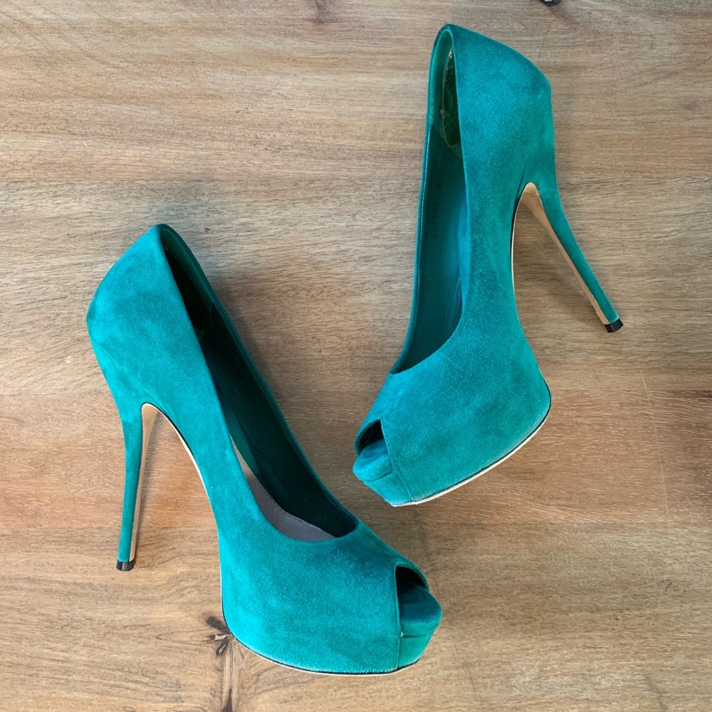 Host Pick Gucci Sofia Peep Toe Pump - image 2